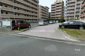 駐車場出入り口