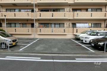 敷地内駐車場（屋外平面式）