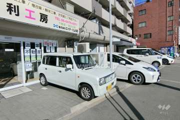 1階部分は店舗になっています。