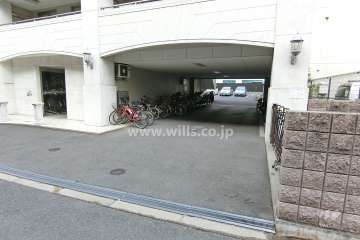 駐車場出入り口