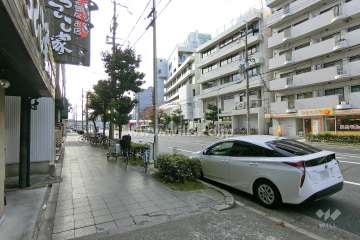 敷地東側の前面道路