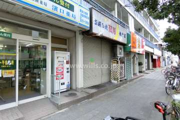 1階には店舗が入っています。