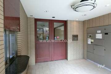 エントランスはオートロック付きです