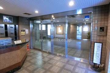 エントランスはオートロック付きです