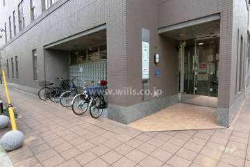 1階には店舗が入っています。