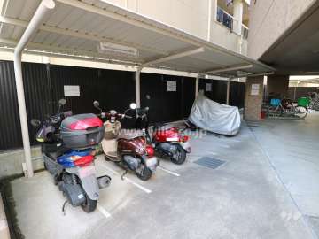 バイク置き場