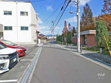 敷地北西側の前面道路