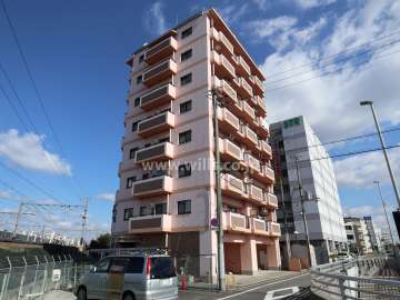 ベルアーバニティ東淀川の外観(南西側から)
