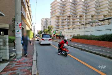 敷地北側の前面道路