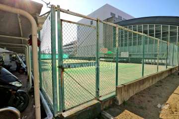 敷地内にテニスコートがあります。