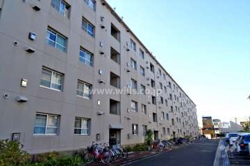 淡路コーポ1号棟の外観（東側から）
