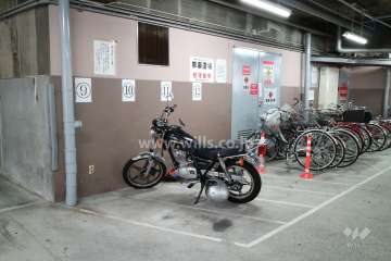 バイク置き場