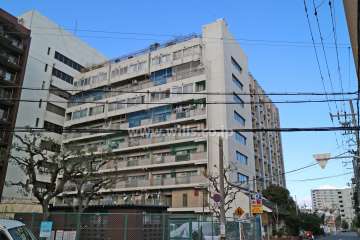 ネオライフ新大阪東棟の外観（南側から）