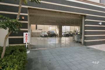 駐車場出入り口（リングシャッター付き）