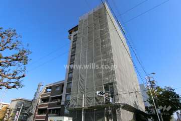 プロパレス上新庄レフィナードの外観（南西側から）※平成31年1月現在大規模修繕工事中