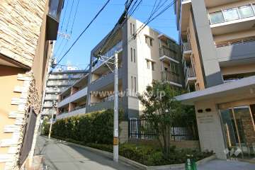 メゾンドール上新庄ベルプリモの外観（南側から）