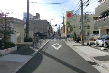 敷地北側の前面道路