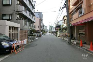 敷地北側の前面道路