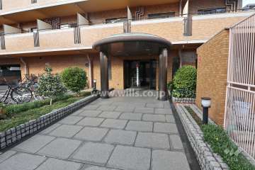 南側エントランス（2～5階）