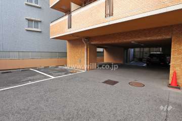 敷地内駐車場(屋外平面式・屋内平面式)