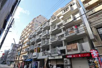 ローズコーポ第1新大阪の外観（南東側から）