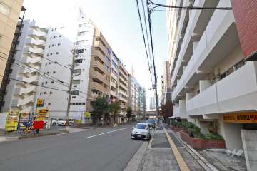 敷地南側の前面道路