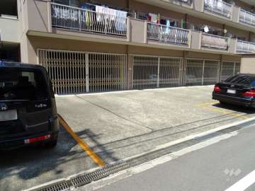 敷地内駐車場（屋外平面式）