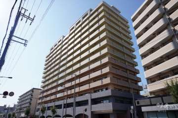 エステムコート新大阪Ⅳパークフロントの外観(南東側から)