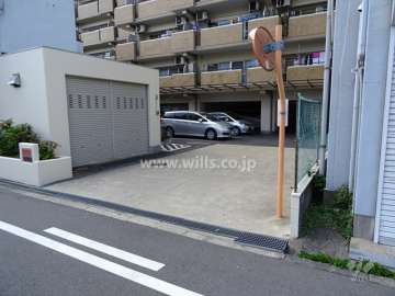 駐車場入り口