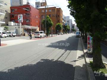 敷地東側の前面道路