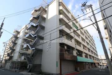 サンマンション新大阪の外観(南東側から)