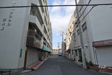 敷地東側の前面道路