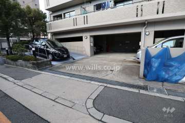 駐車場の出入り口