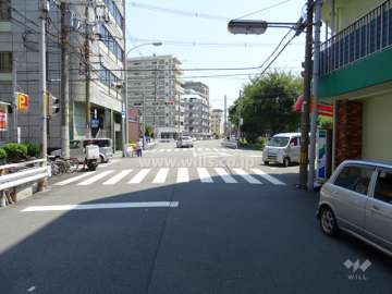 敷地東側の前面道路