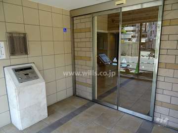 エントランスはオートロック付です