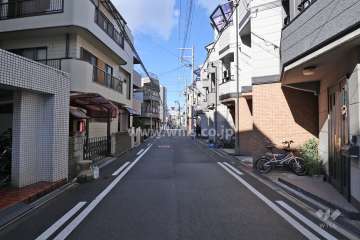 敷地北東側の前面道路