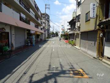 敷地東側の前面道路