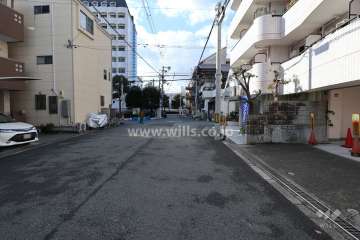 敷地南側の前面道路