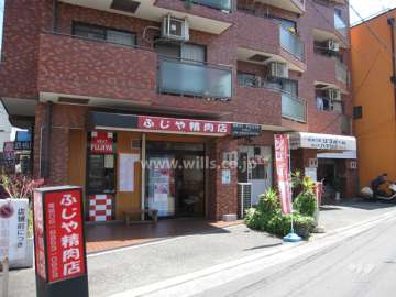 棟内1階に一部店舗部分があります。