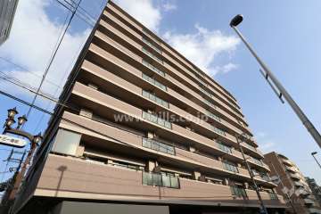 ローレルコート十三公園の外観（西側から）