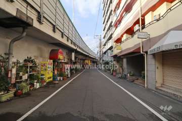 敷地南西側の前面道路