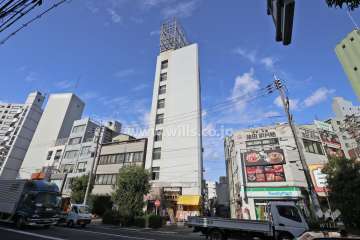 十三本町リンデンビルの外観（南東側から）