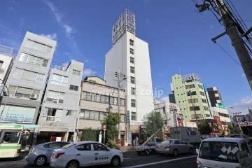 十三本町リンデンビルの外観（南西側から）