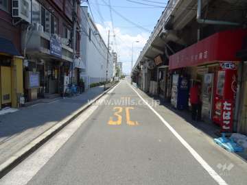 敷地東側の前面道路