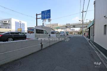 敷地北側の前面道路