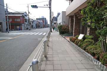 敷地南東側の前面道路