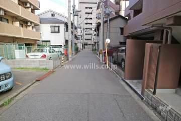 敷地北西側の前面道路