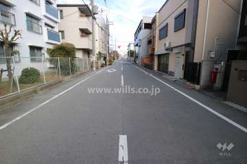 敷地南東側の前面道路