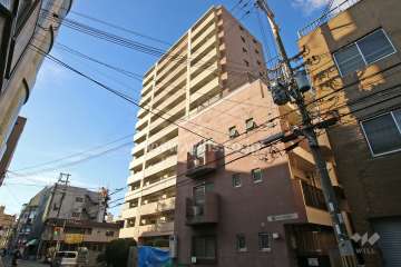 プレサンス塚本アバンポートの外観（南東側から）