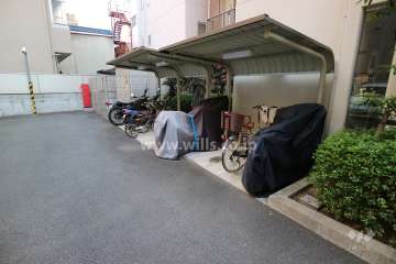 駐輪場とバイク置場